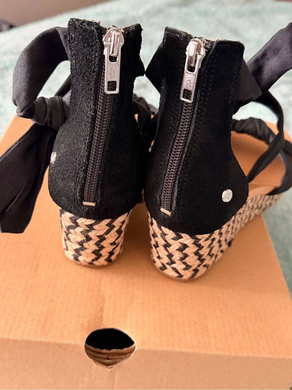 UGG Yarrow Black Knotted Wedge Espadrille Sandals size 8 #470